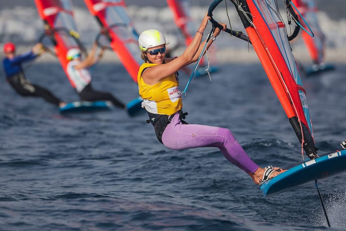 Image of Olymic medilist Emma Wilson on IQ Windsurfing equipment 
